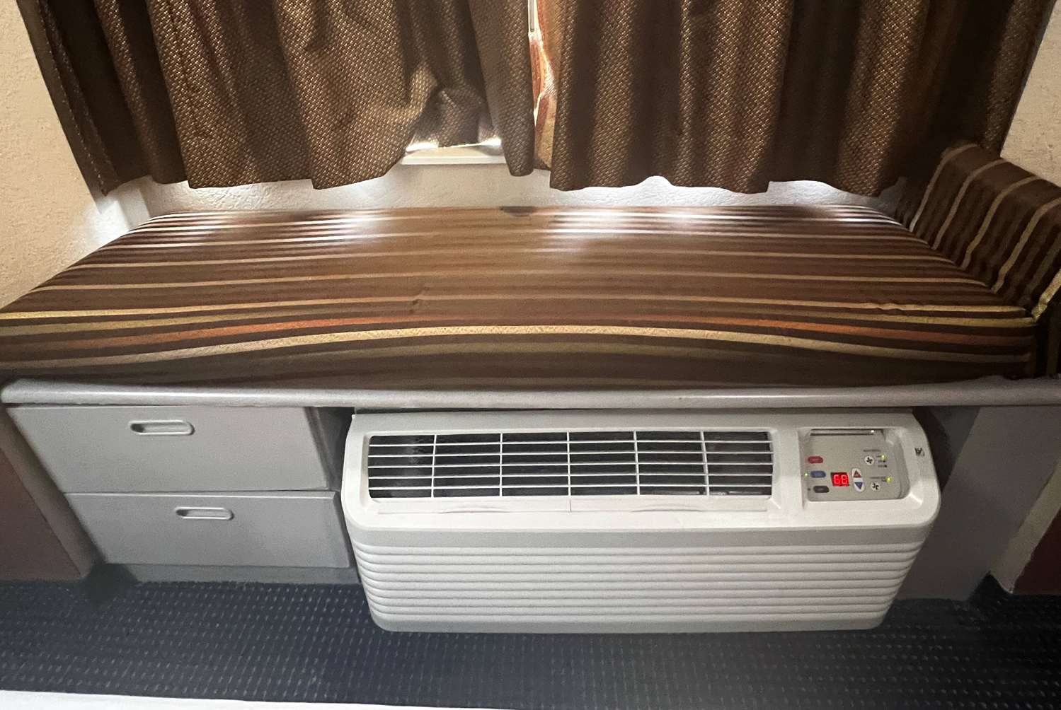 Microtel Inn And Suites Houston 21/32
