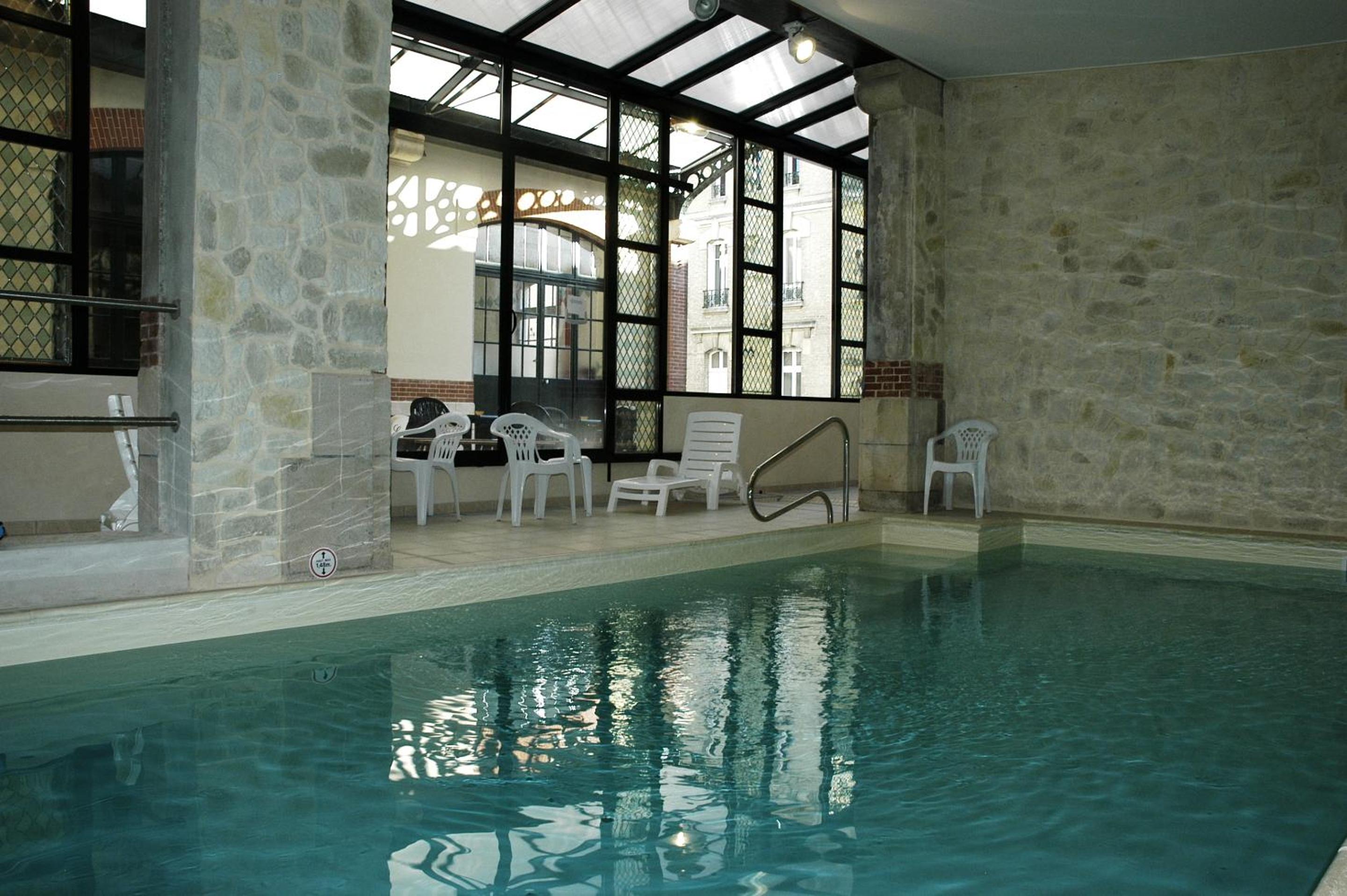 Hotel Castel Jeanson 8/23