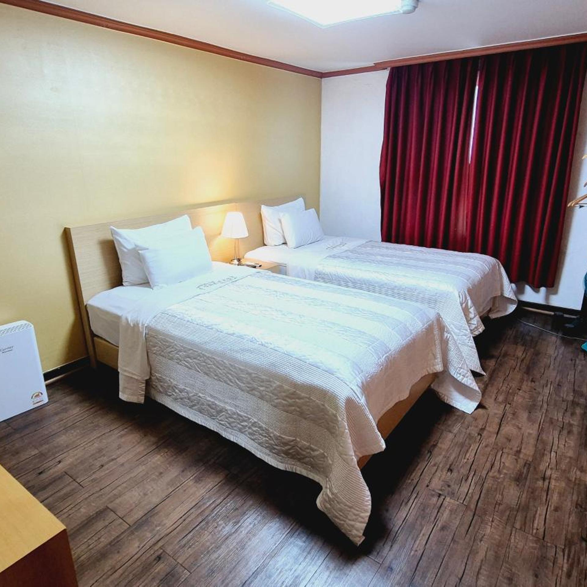 STANDARD, TWIN BEDS