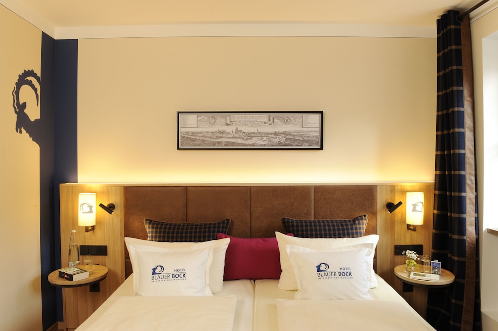 ECONOMY, DOUBLE BED, SHARED BATHROOM