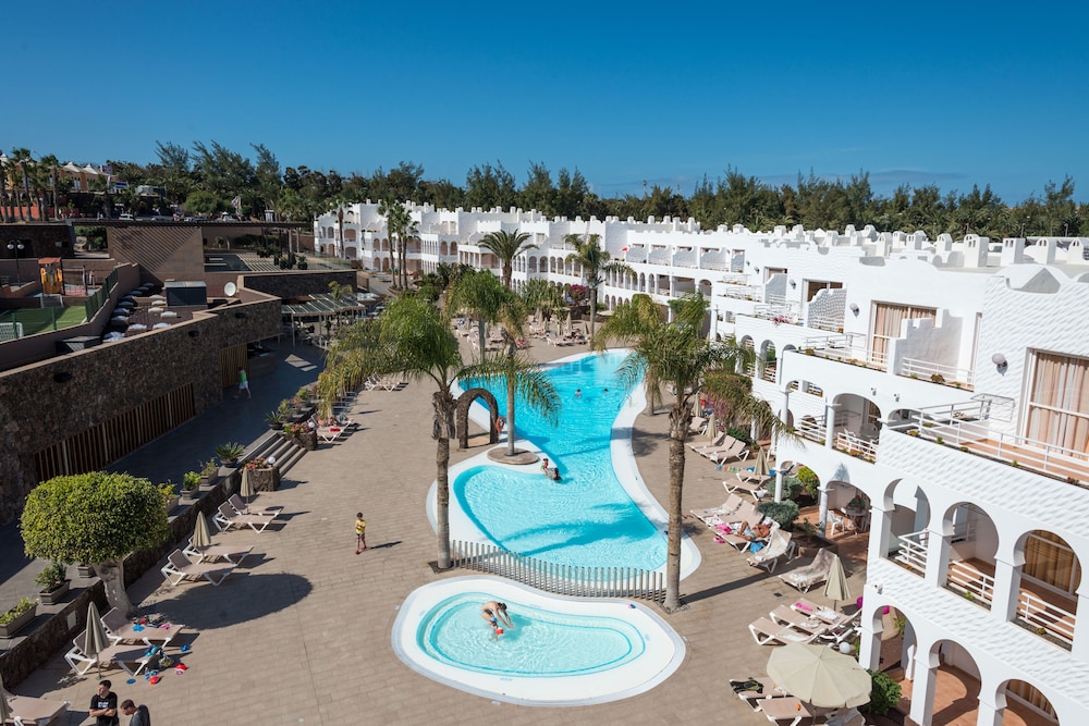 Sotavento Beach Club 37/39