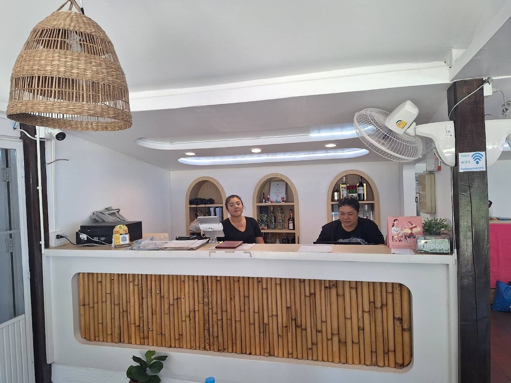 Pan Beach Bungalows 8/50