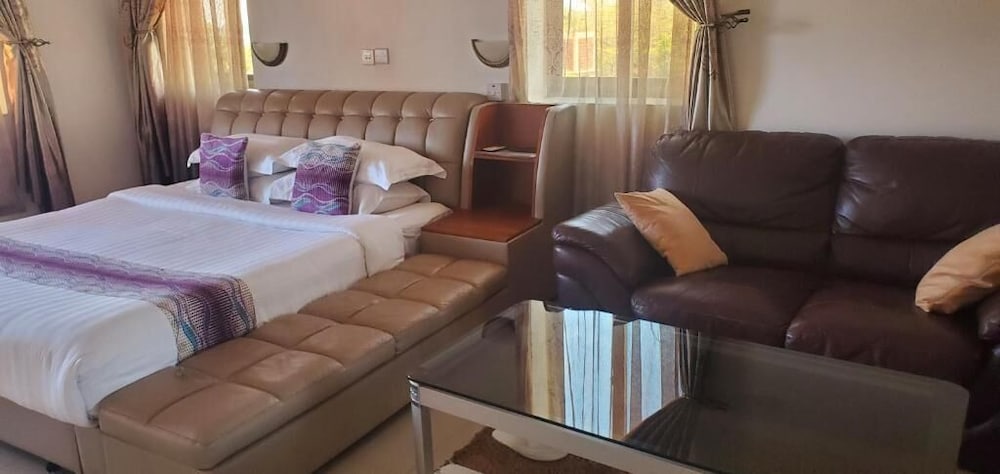 DELUXE, STUDIO, SUITE, LAKE VIEW, CORNER