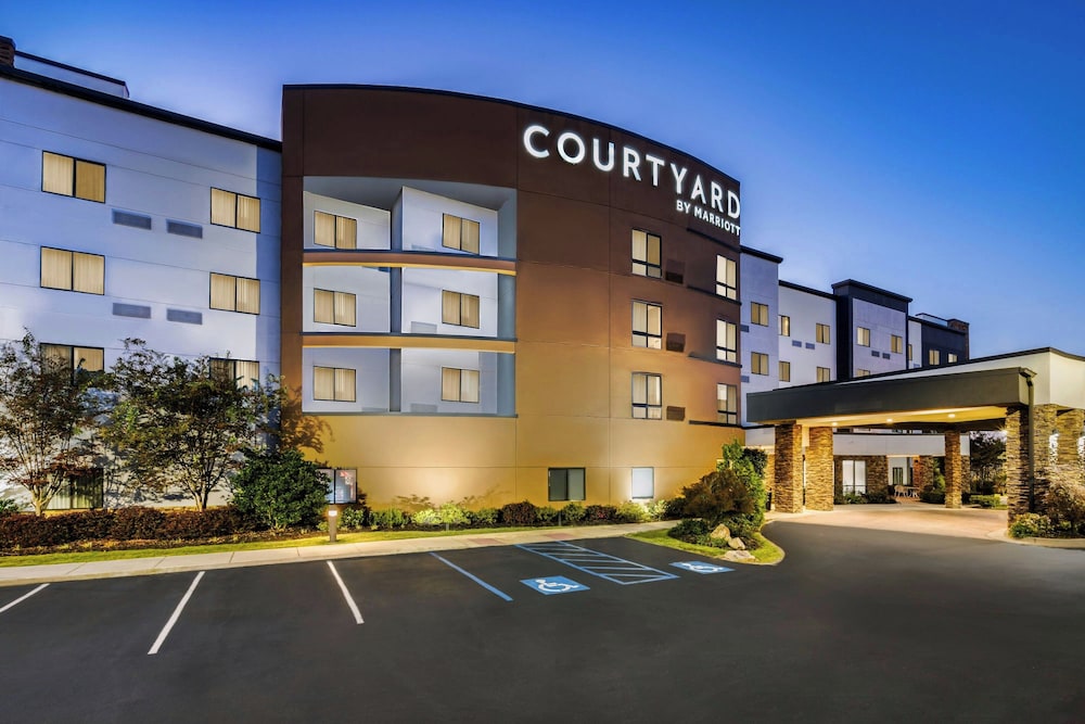 Courtyard Auburn 42/50