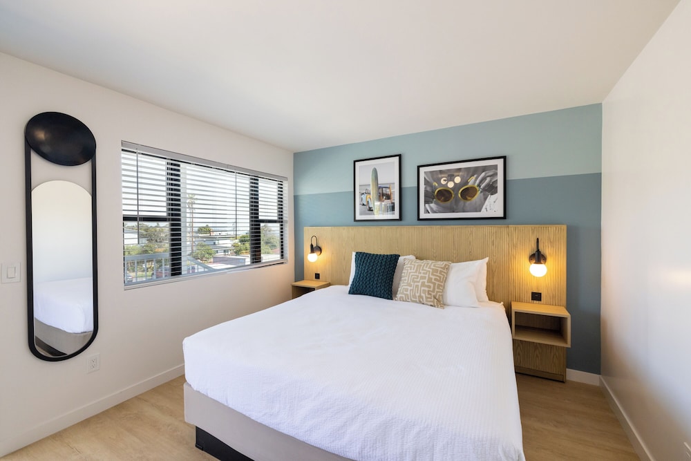 Tides Oceanview Inn & Cottages 18/50