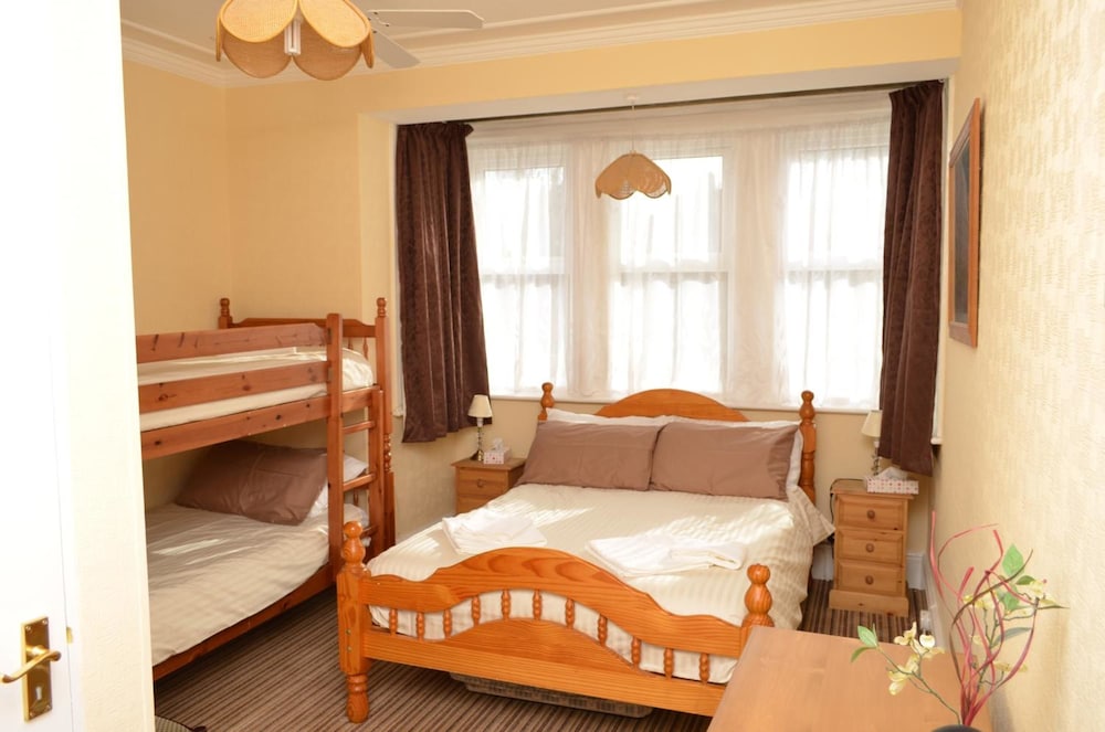 Chandos Guest House 10/32