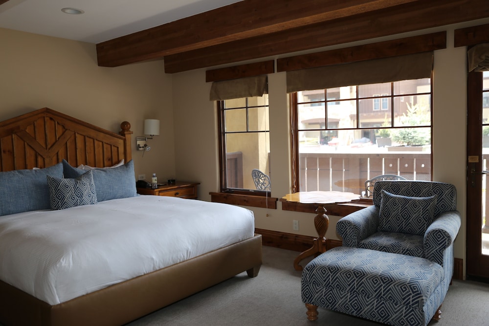 1 Bedroom, Deluxe, Suite, King Bed, Murphy Bed
