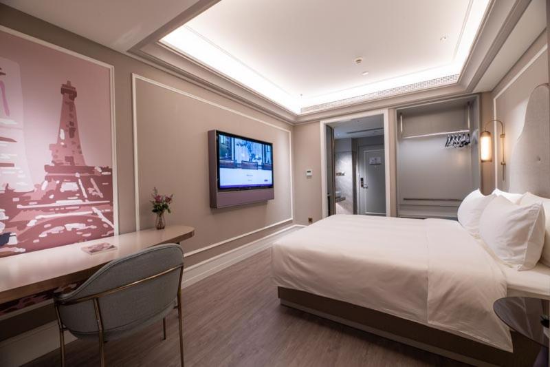 STANDARD, KING BED