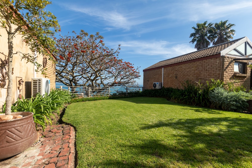 Dutton's Cove Guesthouse 32/50