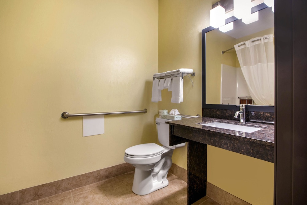 Comfort Inn & Suites Wisconsin Dells, WI 9/29
