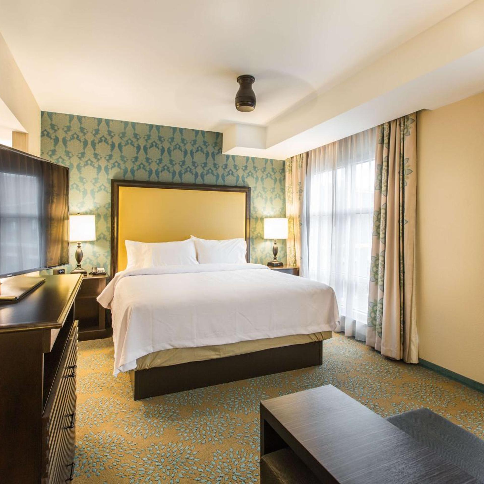 STUDIO, SUITE, KING BED, ACCESSIBLE