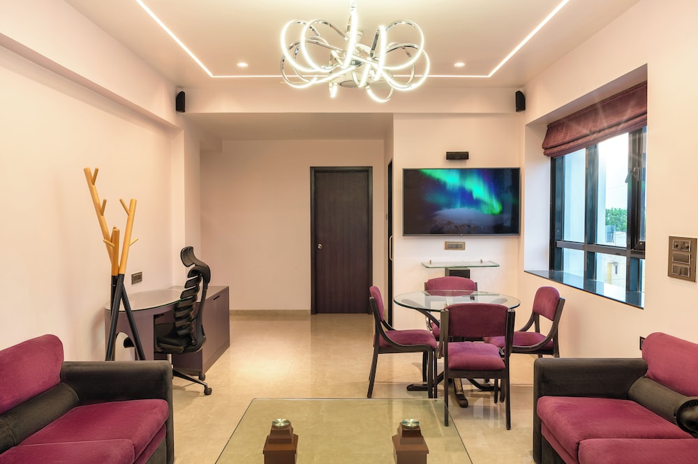 HOTEL ROYAL PALACE 37/54