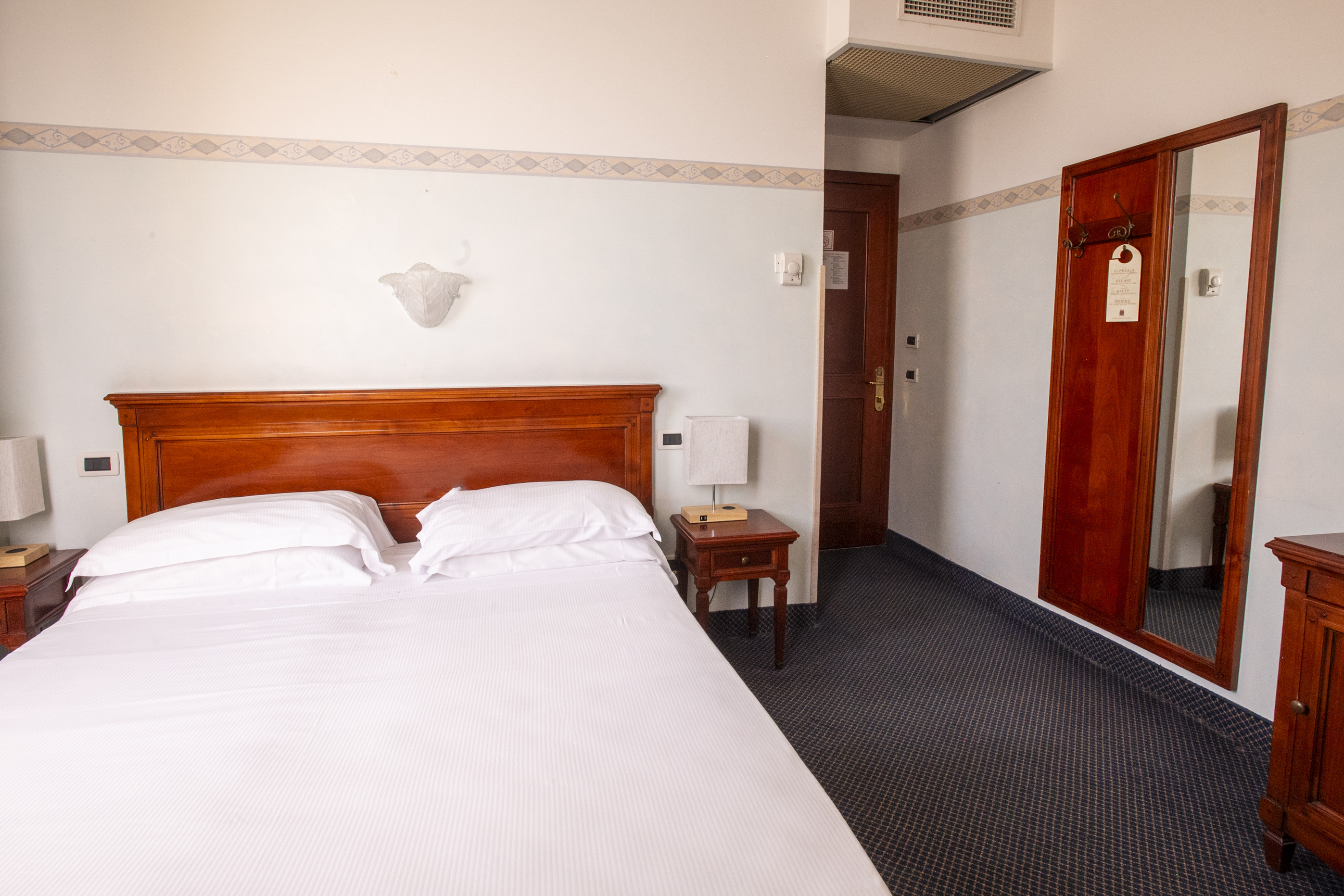 Room, Queen Bed, Lagoon View