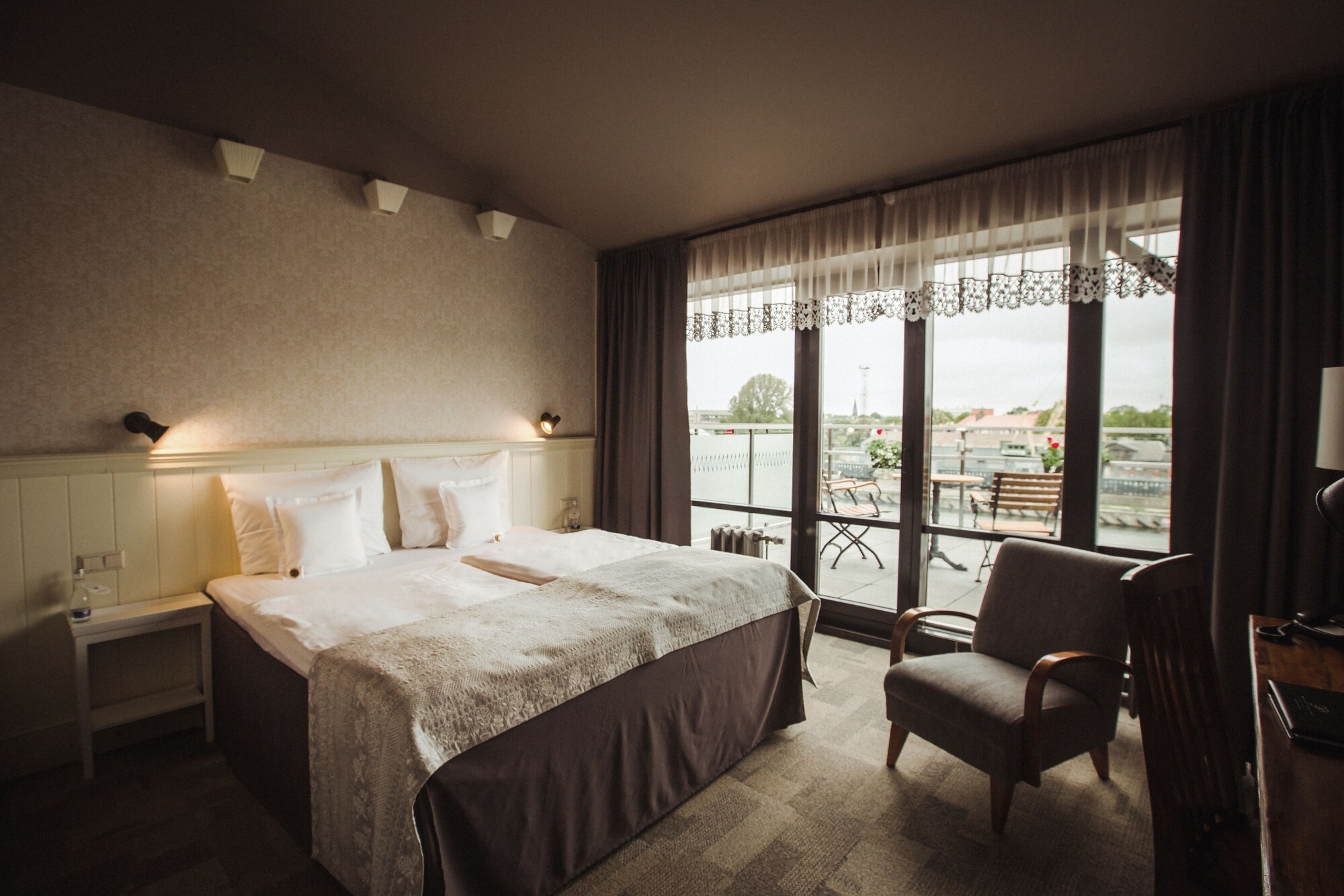 Junior Suite, Queen Bed, Terrace