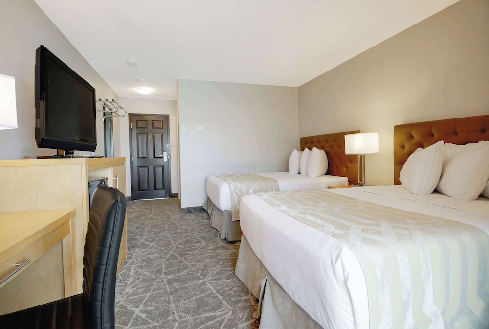 Coast Osoyoos Beach Hotel 10/50