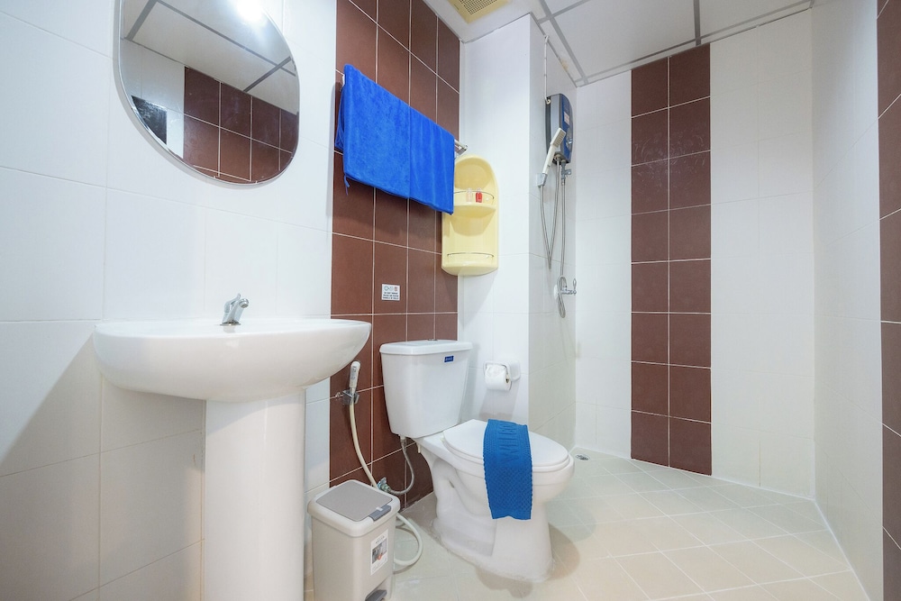 Baan Yuyen Karon Guesthouse 75/76