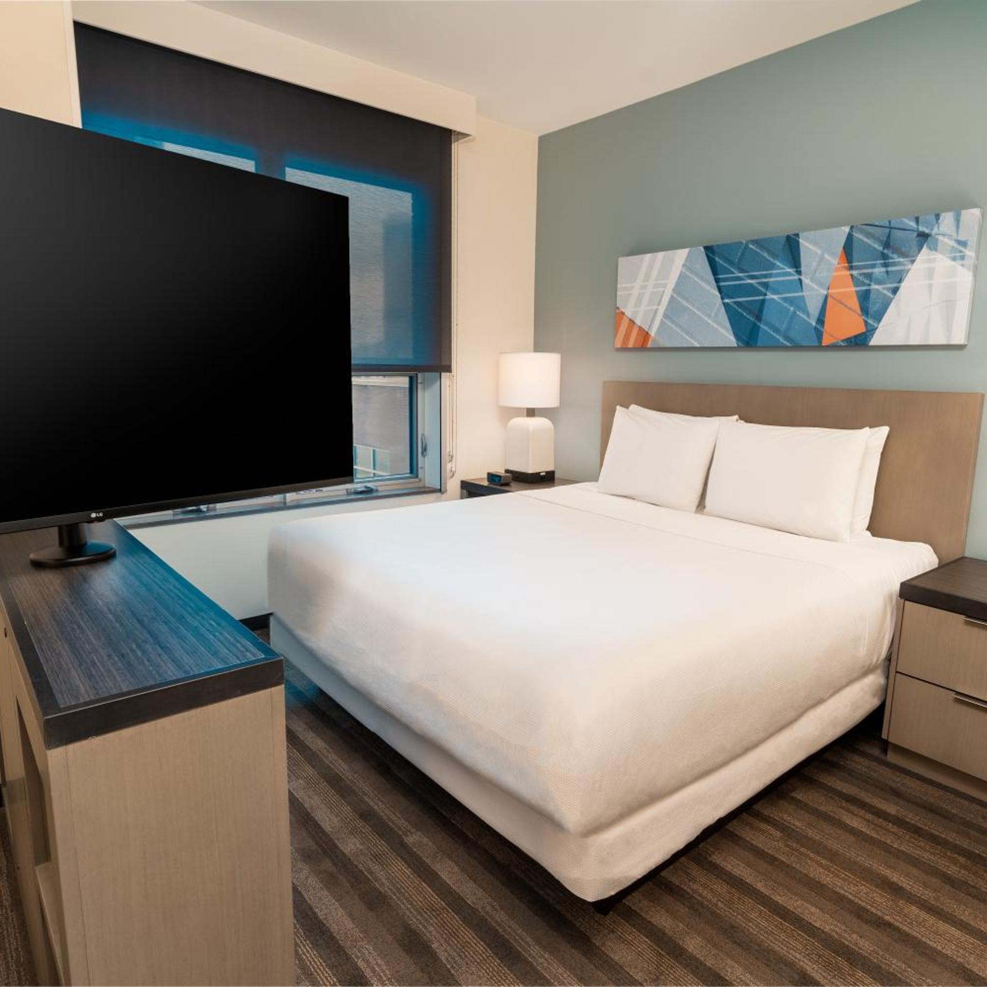 Studio, Suite, 2 Queen Beds, Sofa, Kitchen