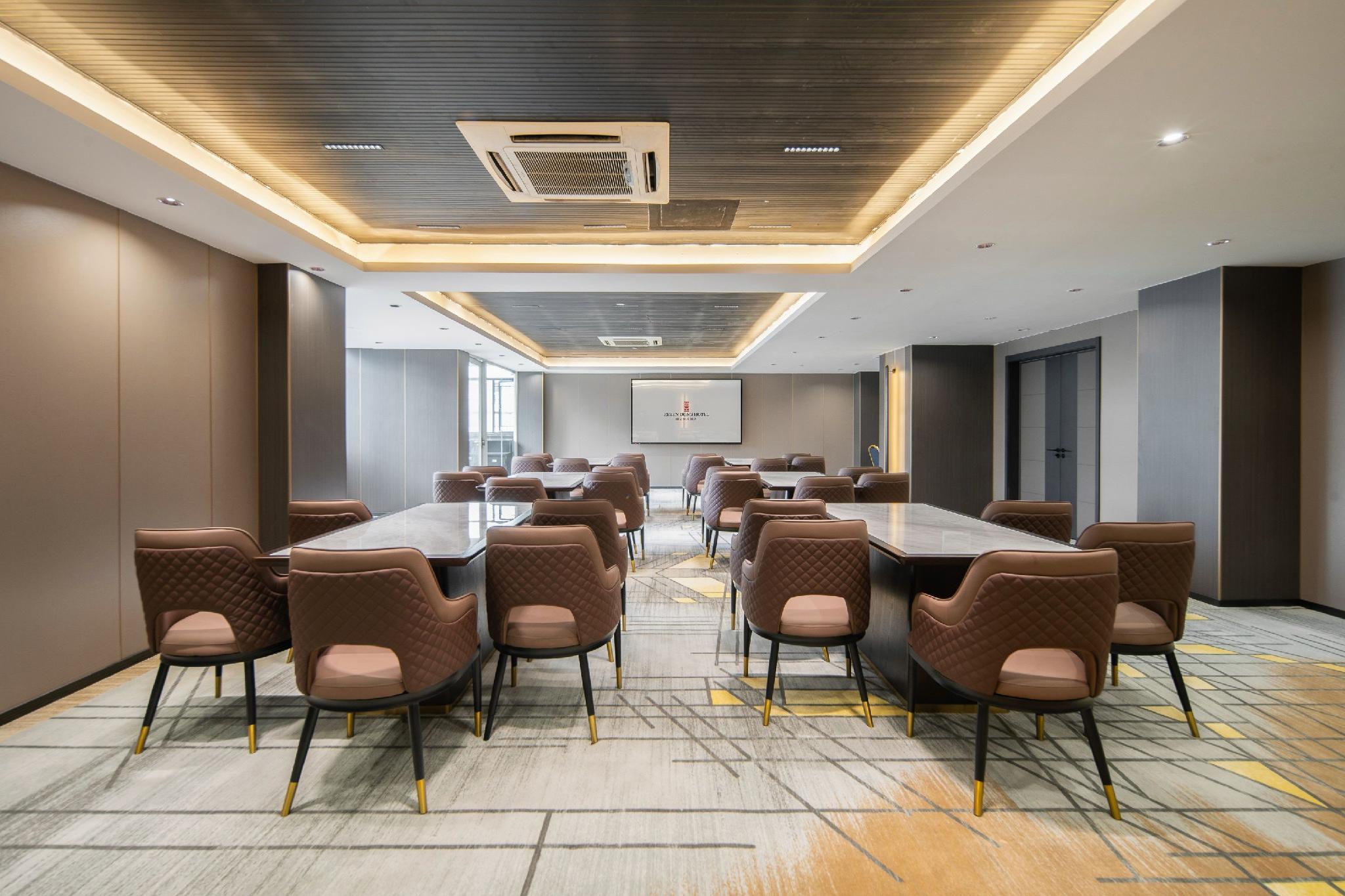 Rezen Dong Hotel (Guangzhou Jingxi Nanfang Hospital Tonghe Subway Station Branch) 46/52