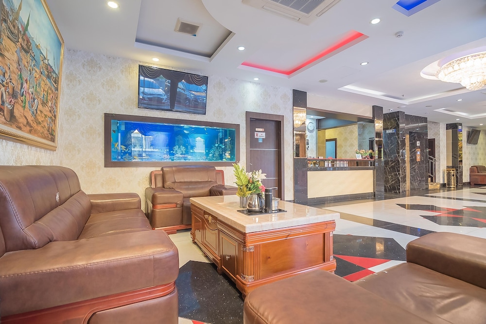 RedDoorz Premium near Grand Batam Mall 44/50