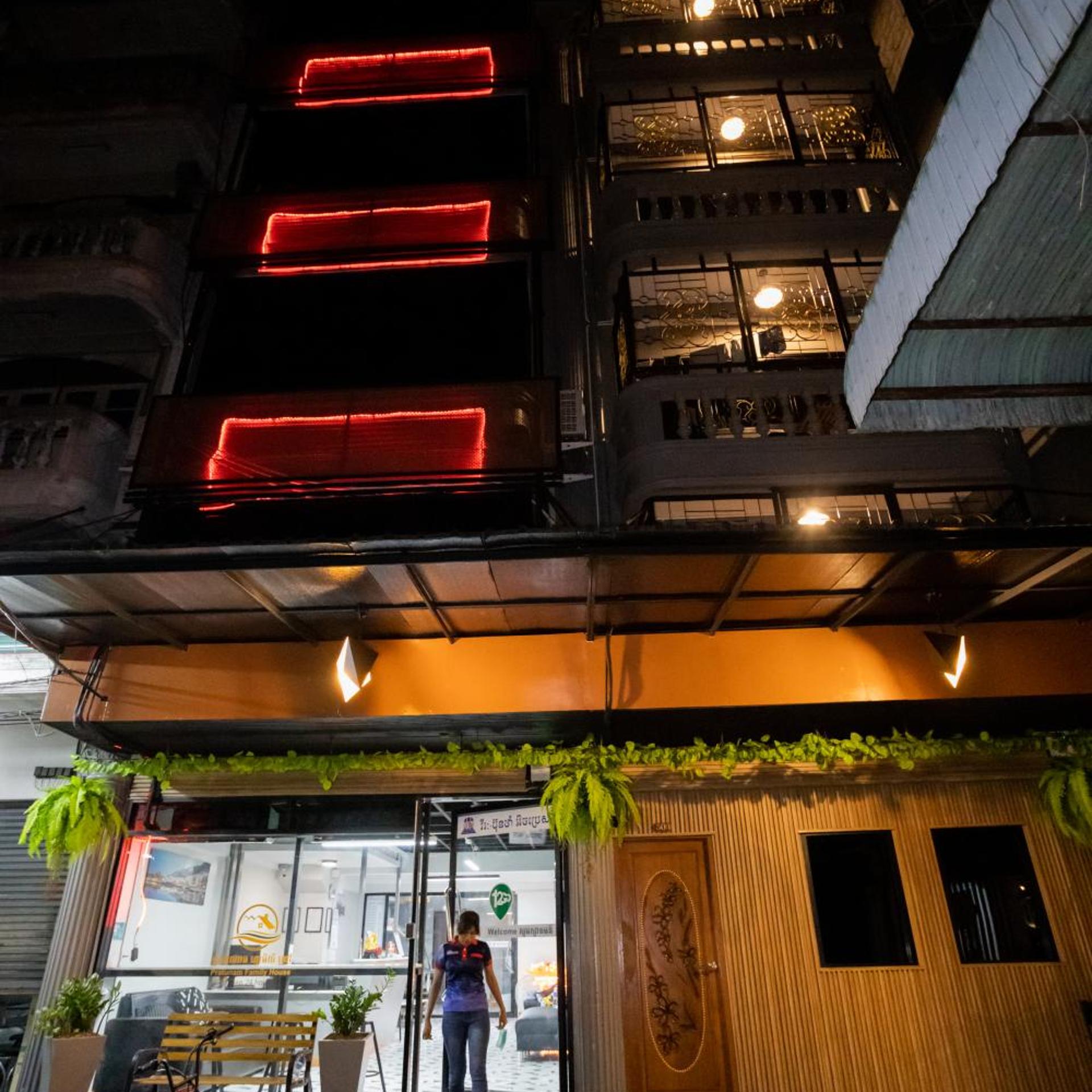 Pratunam Family House 2 2/50