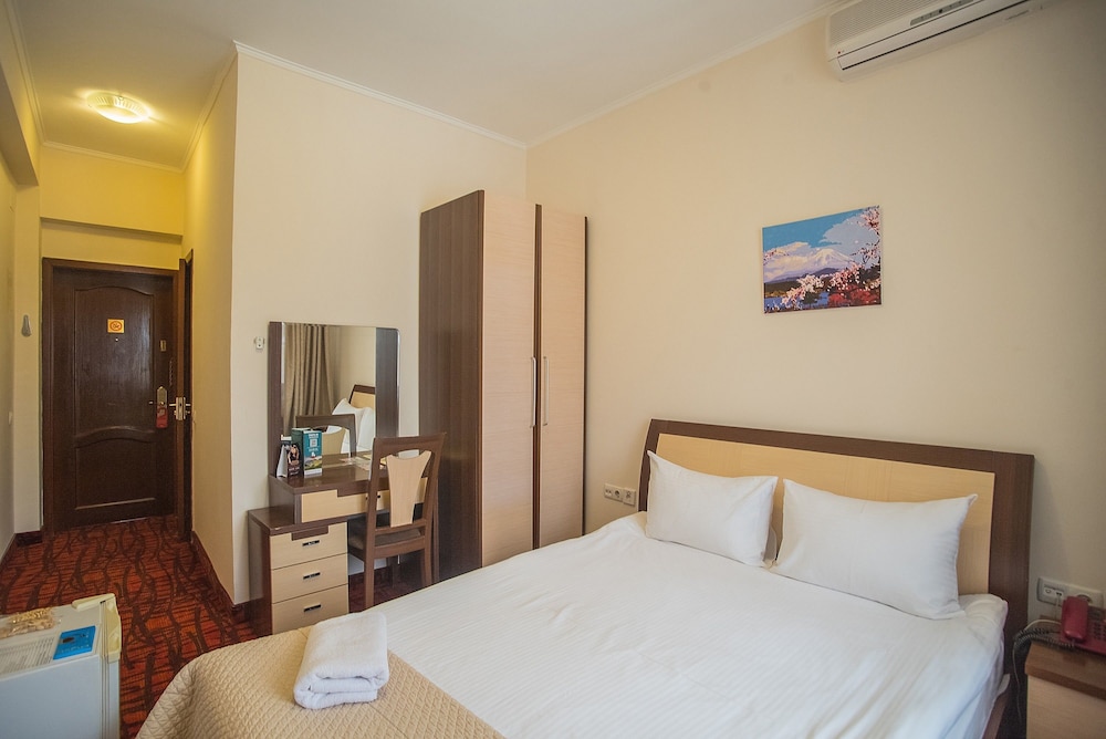 Alma Hotel 29/76