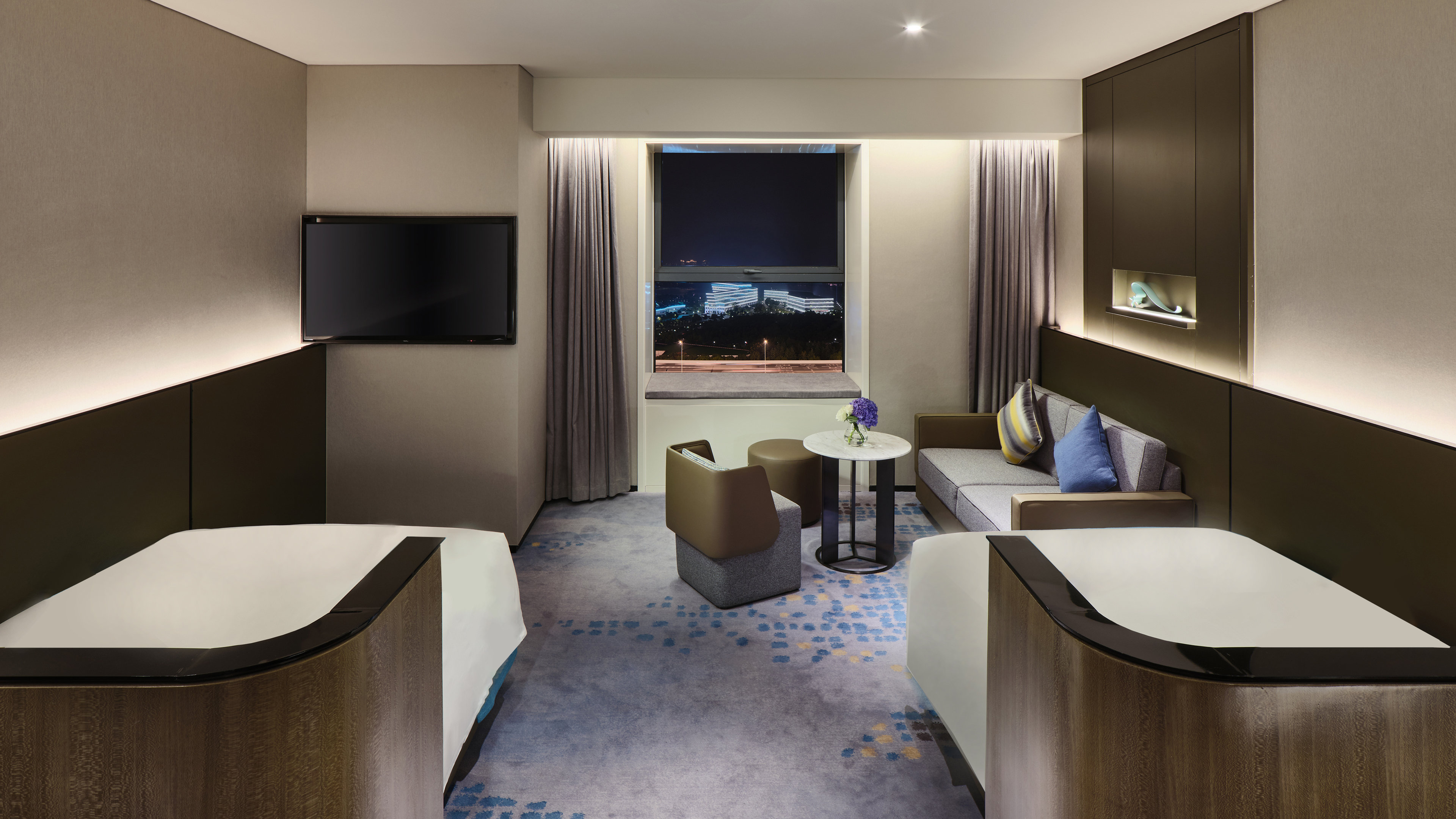 Crowne Plaza Wuhan Development Zone 55/82