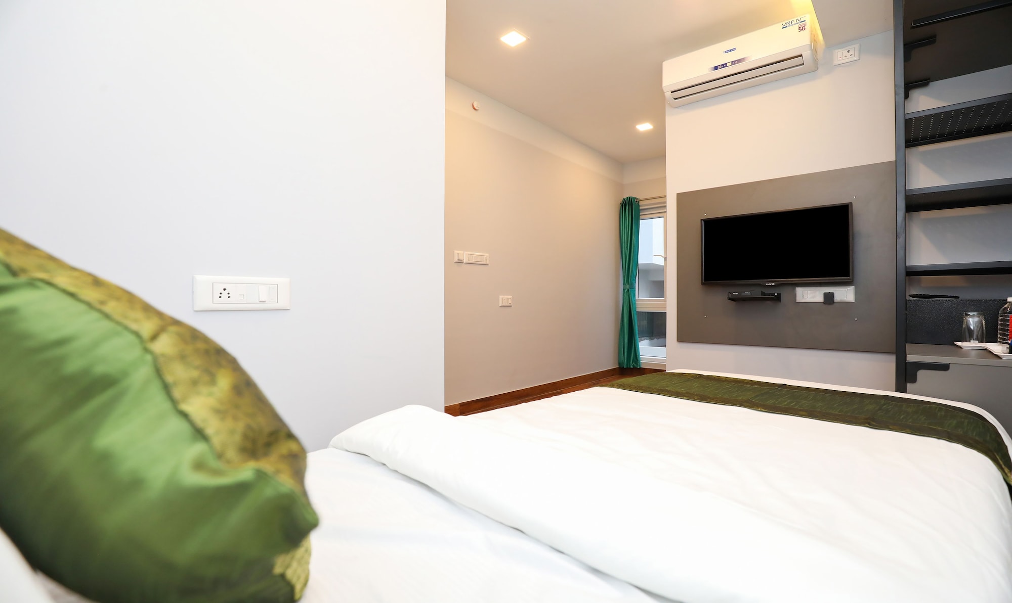 BASIC, SINGLE BED