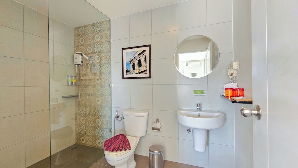 Recenta Suite Phuket Suanluang 48/50