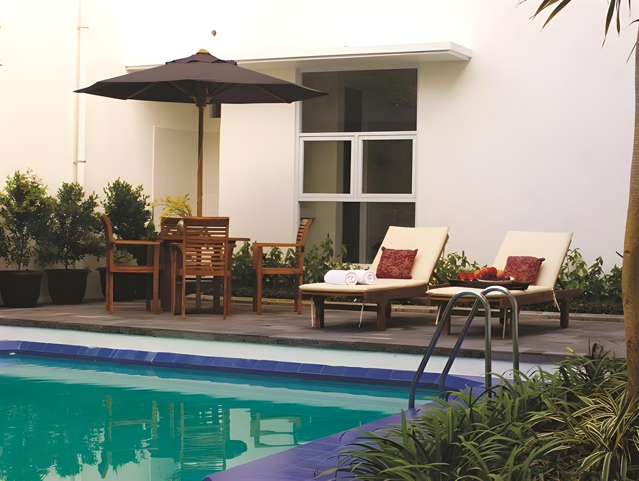 V Residence Kemang 32/34