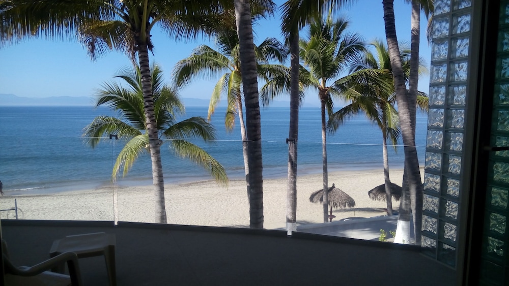 Vista Vallarta All Suites on the Beach 43/75