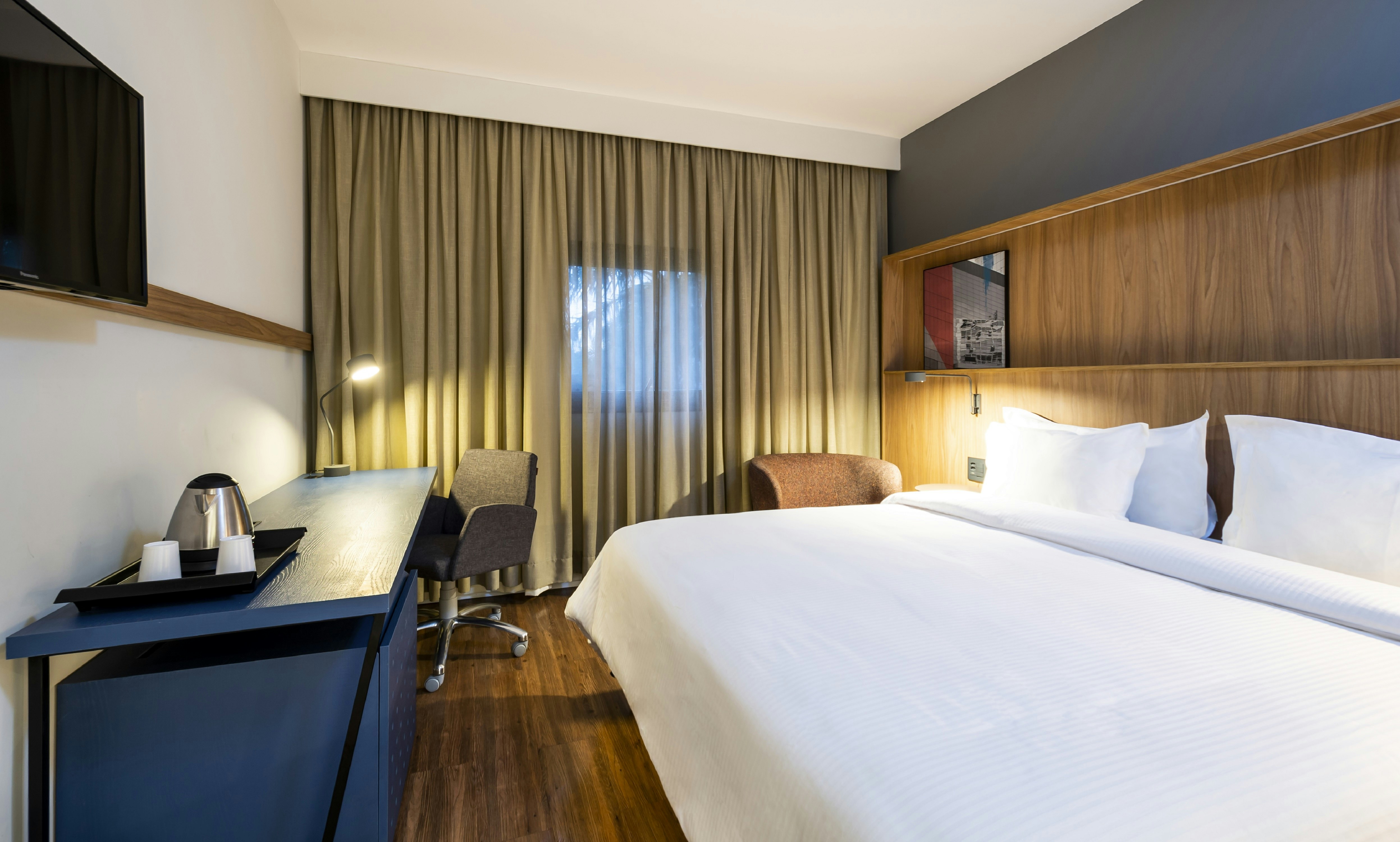 Room, Queen Bed