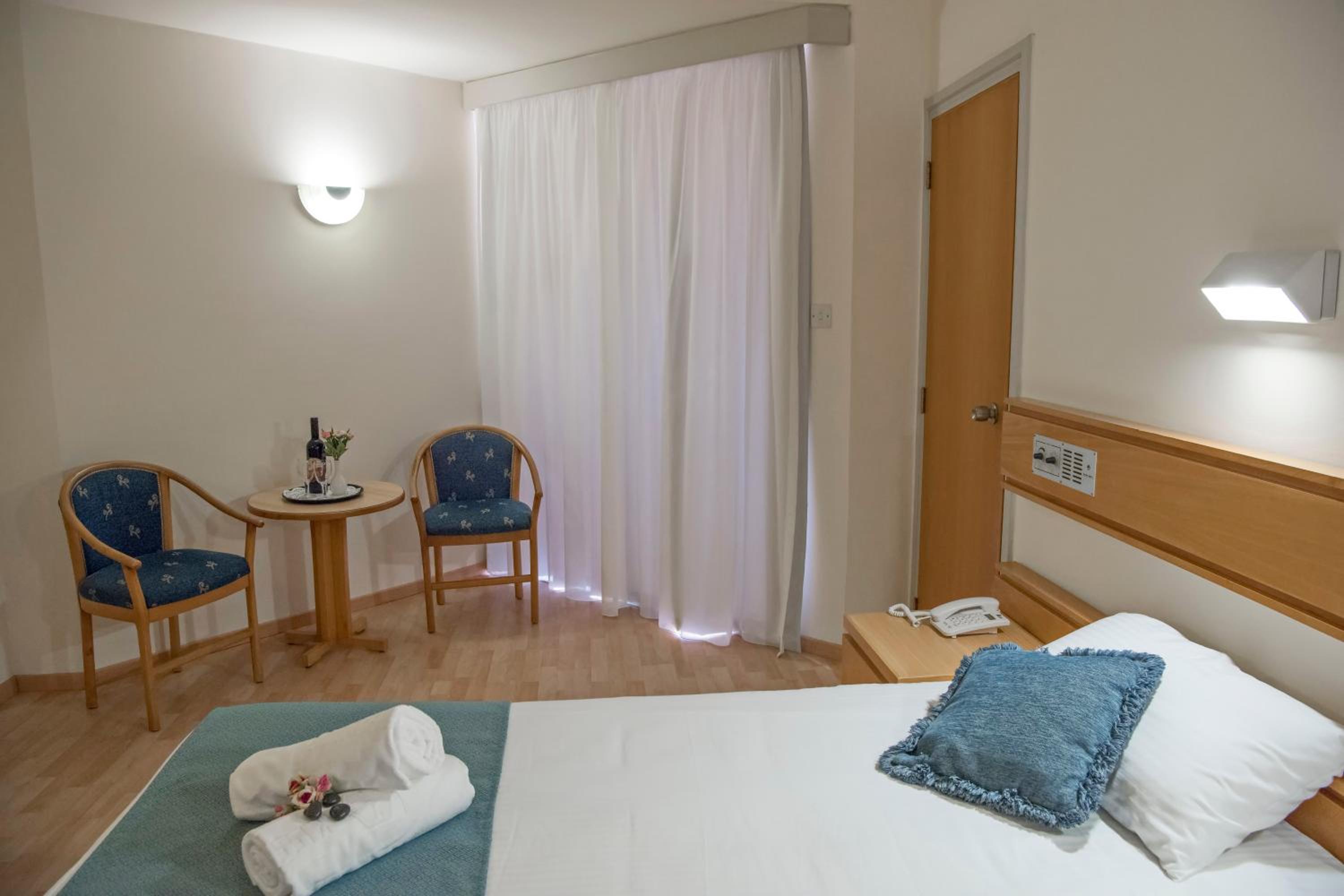 Standard, Twin Beds, Inland View، Kissos 3/10