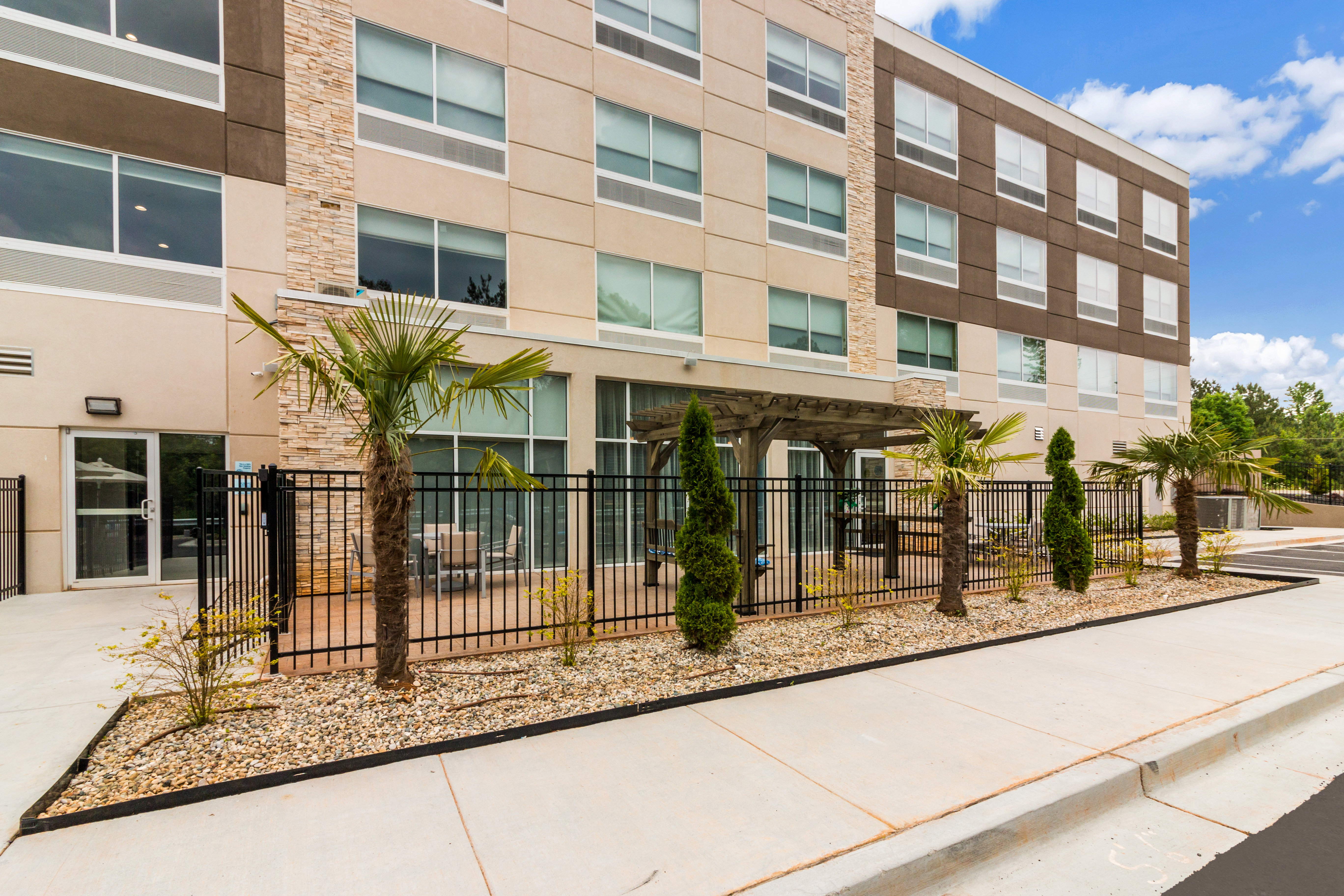 HOLIDAY INN EXPRESS VILLA RICA 1/38