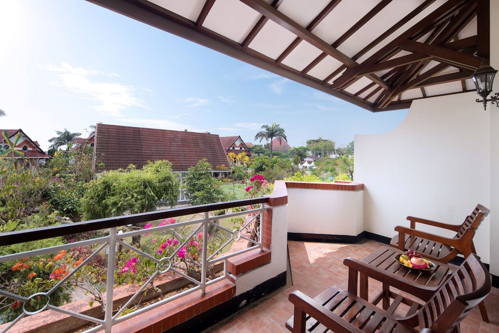 Royal Hotel and Villa Batu 43/61
