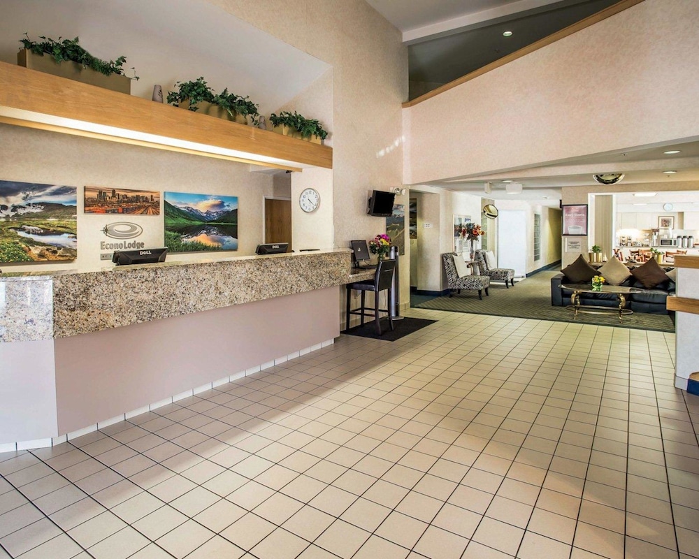 Econo Lodge Denver International Airport 10/37