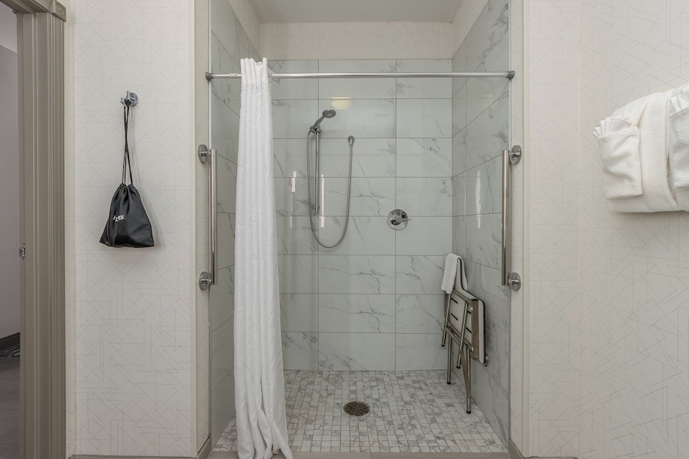 Holiday Inn Express Hotel and Suites Vancouver Mall/Portland Area 70/71