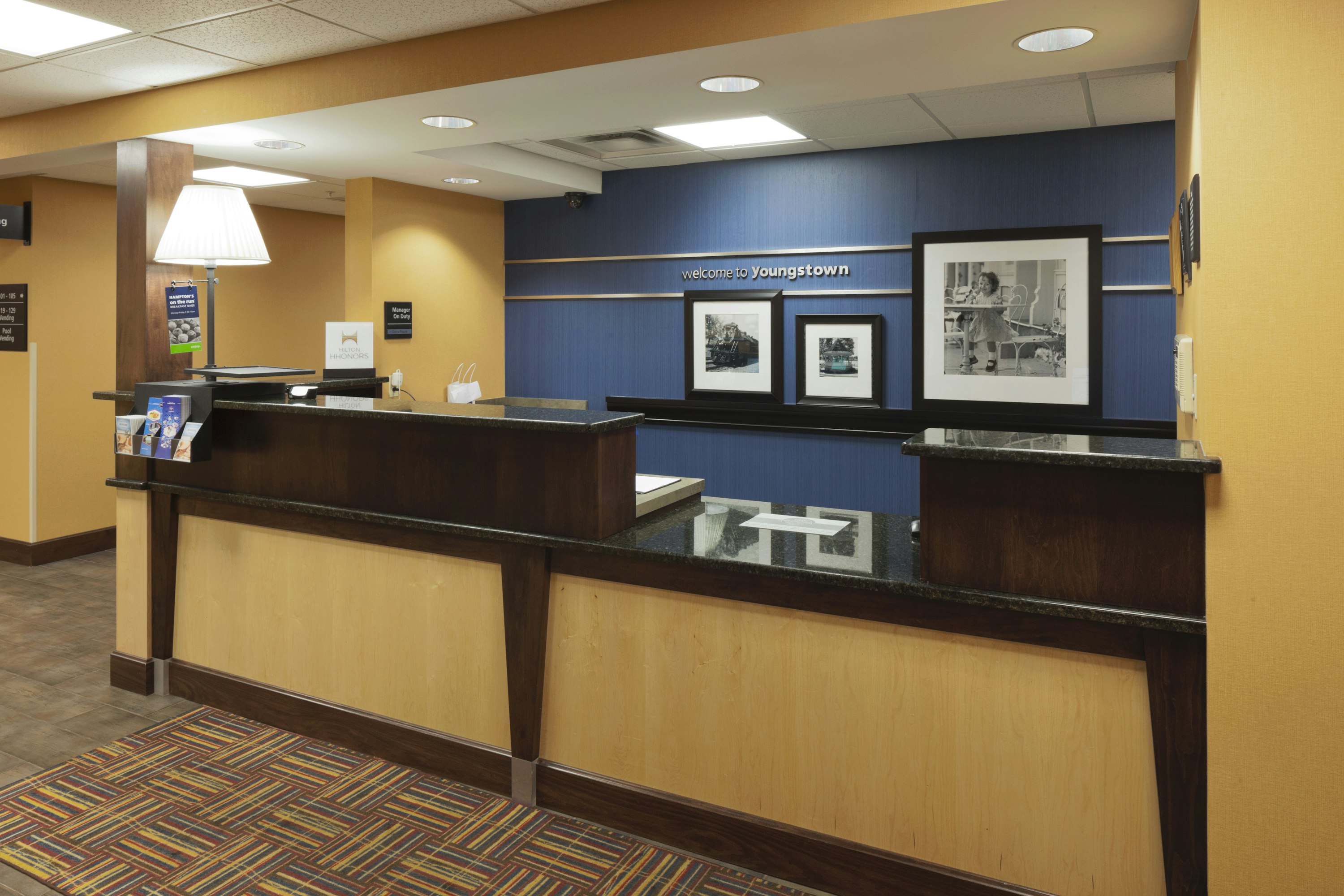 Hampton Inn Youngstown - North 7/80