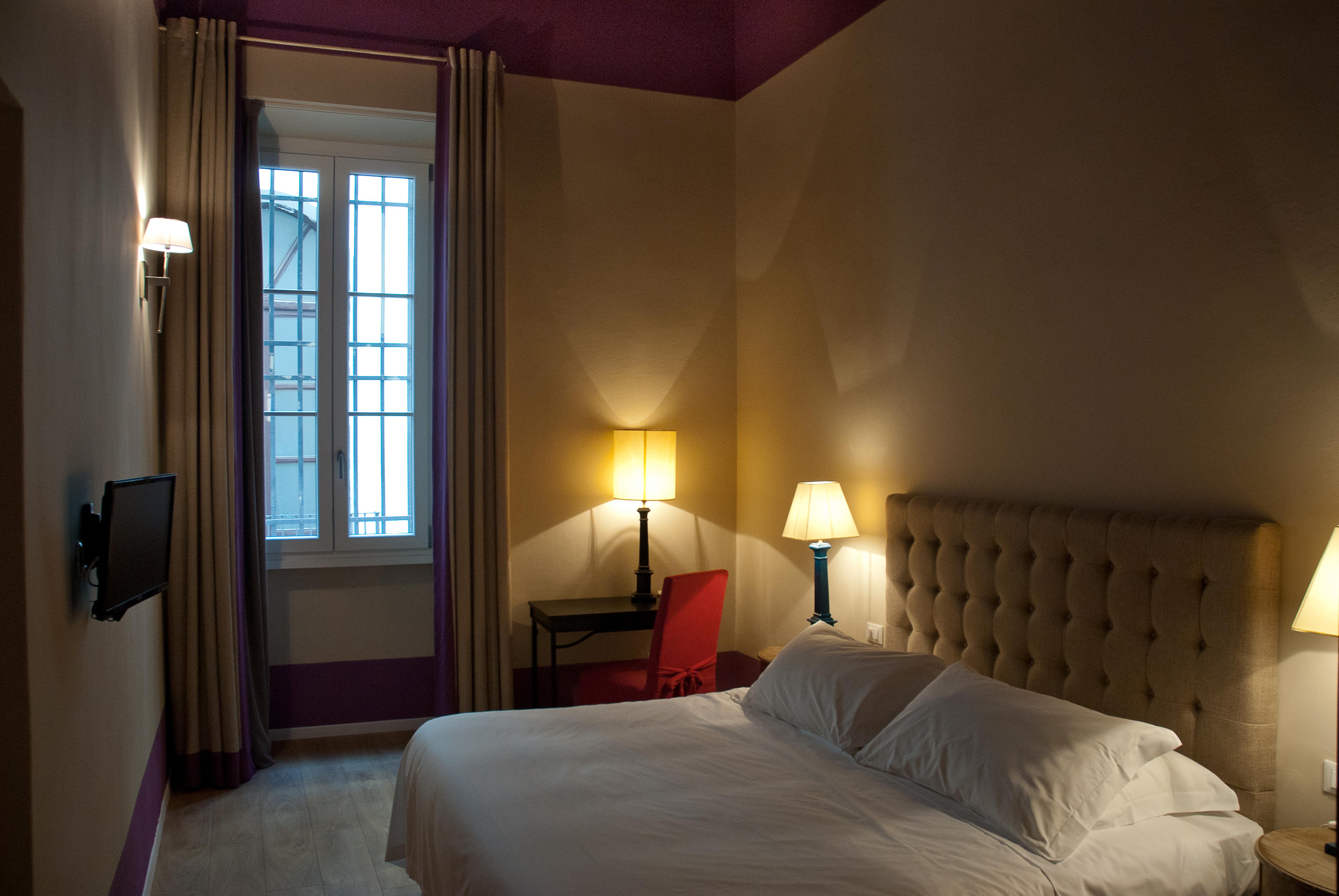 BLACK 5 FLORENCE SUITE 3/51