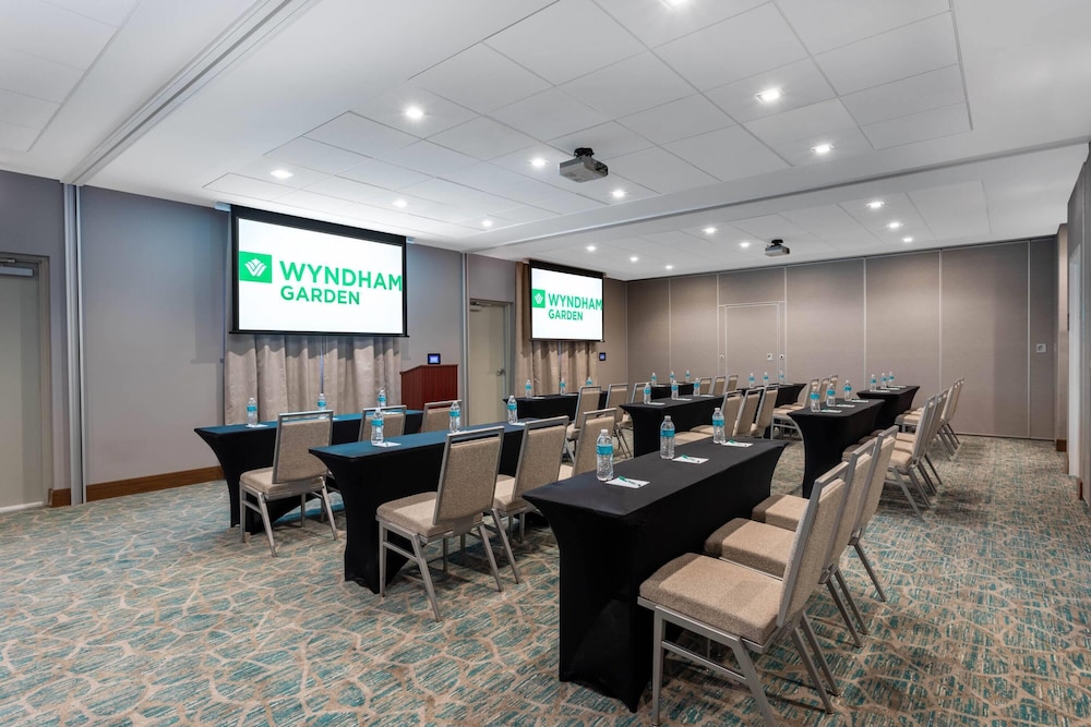 Wyndham Garden Miami International Airport 34/50