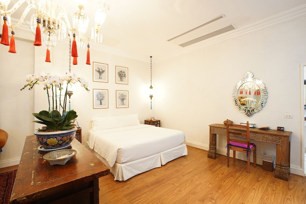 At Niman Conceptual Home 37/63