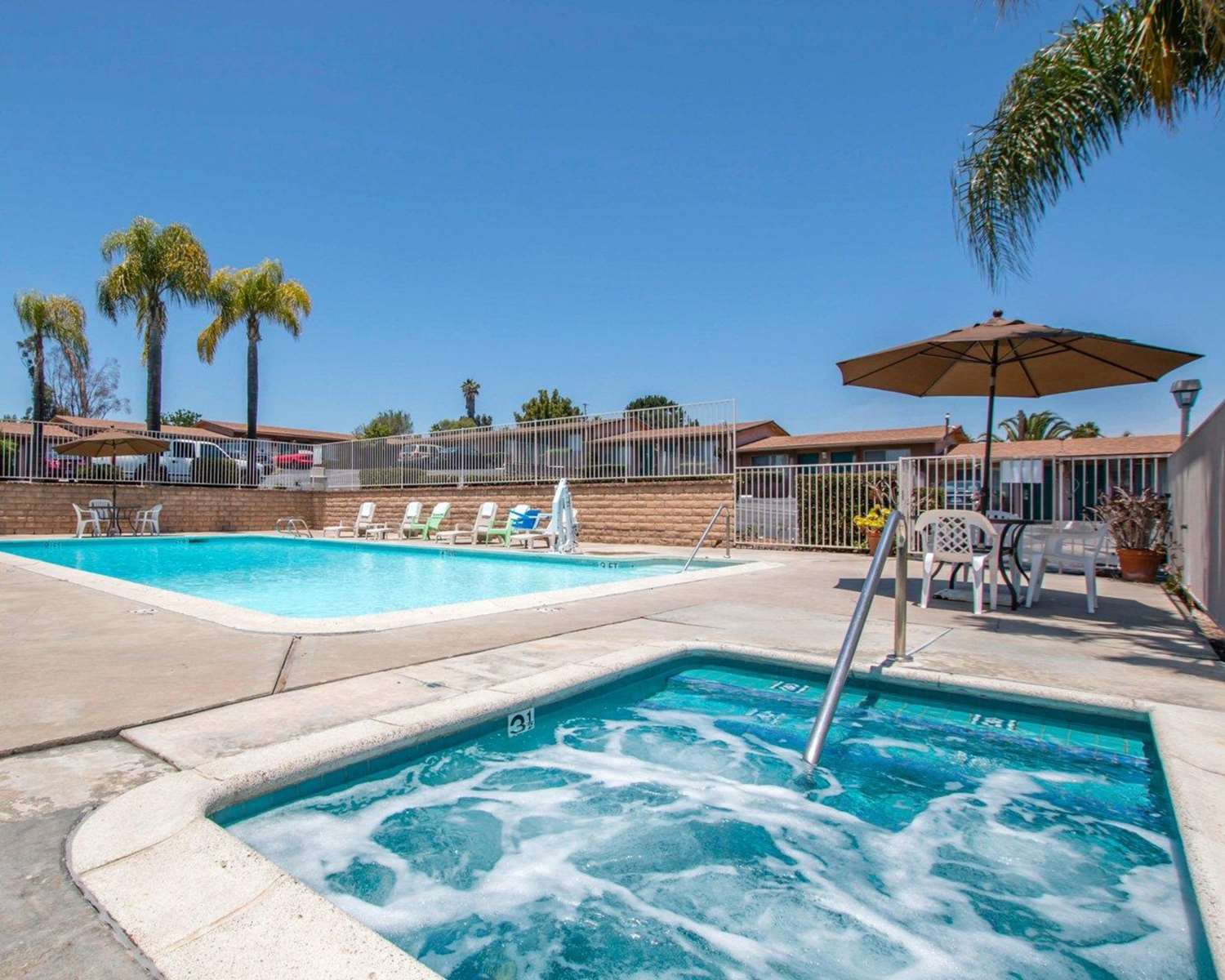 Rodeway Inn Fallbrook Downtown 22/28