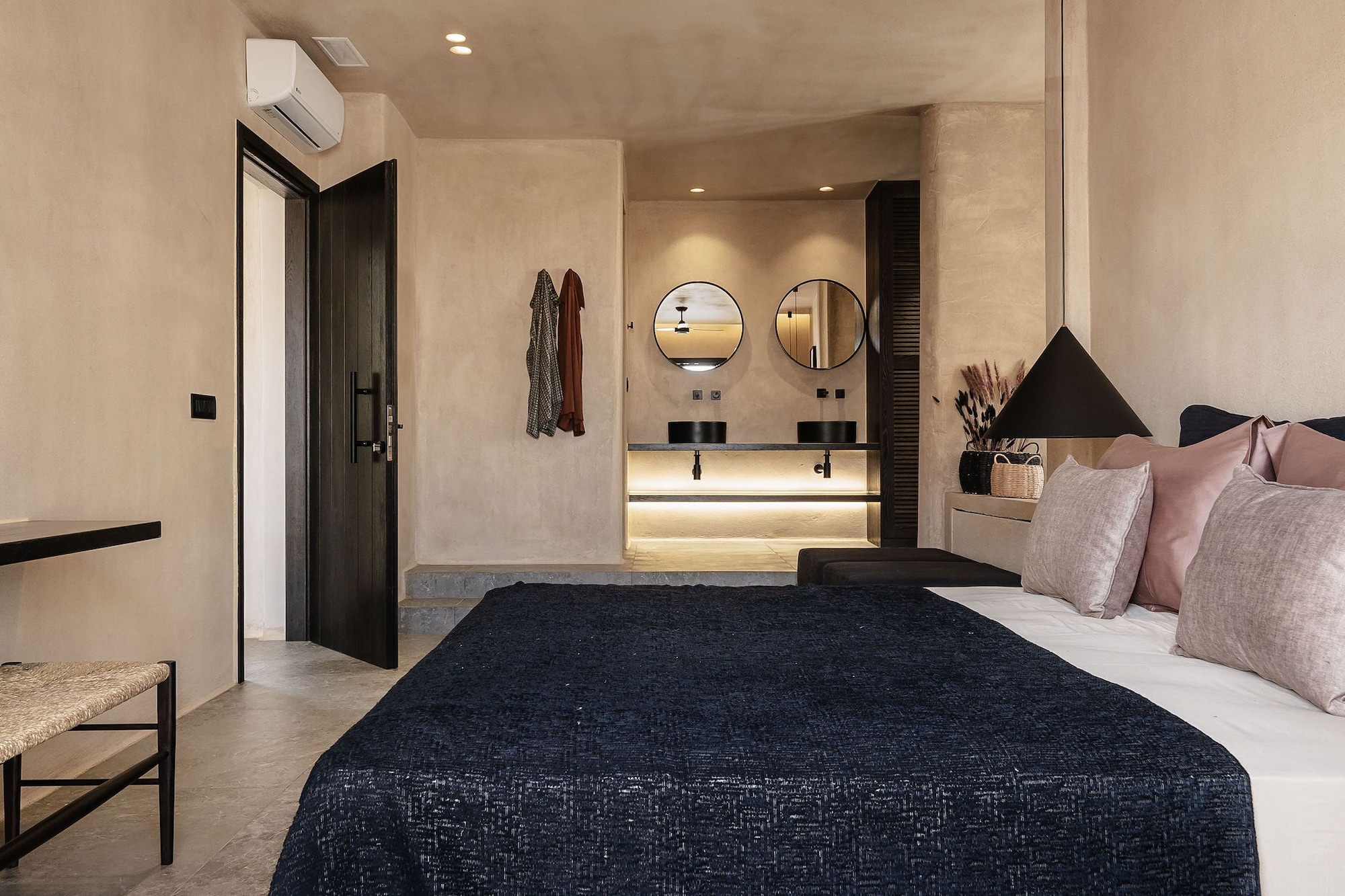 ELITE, SUITE