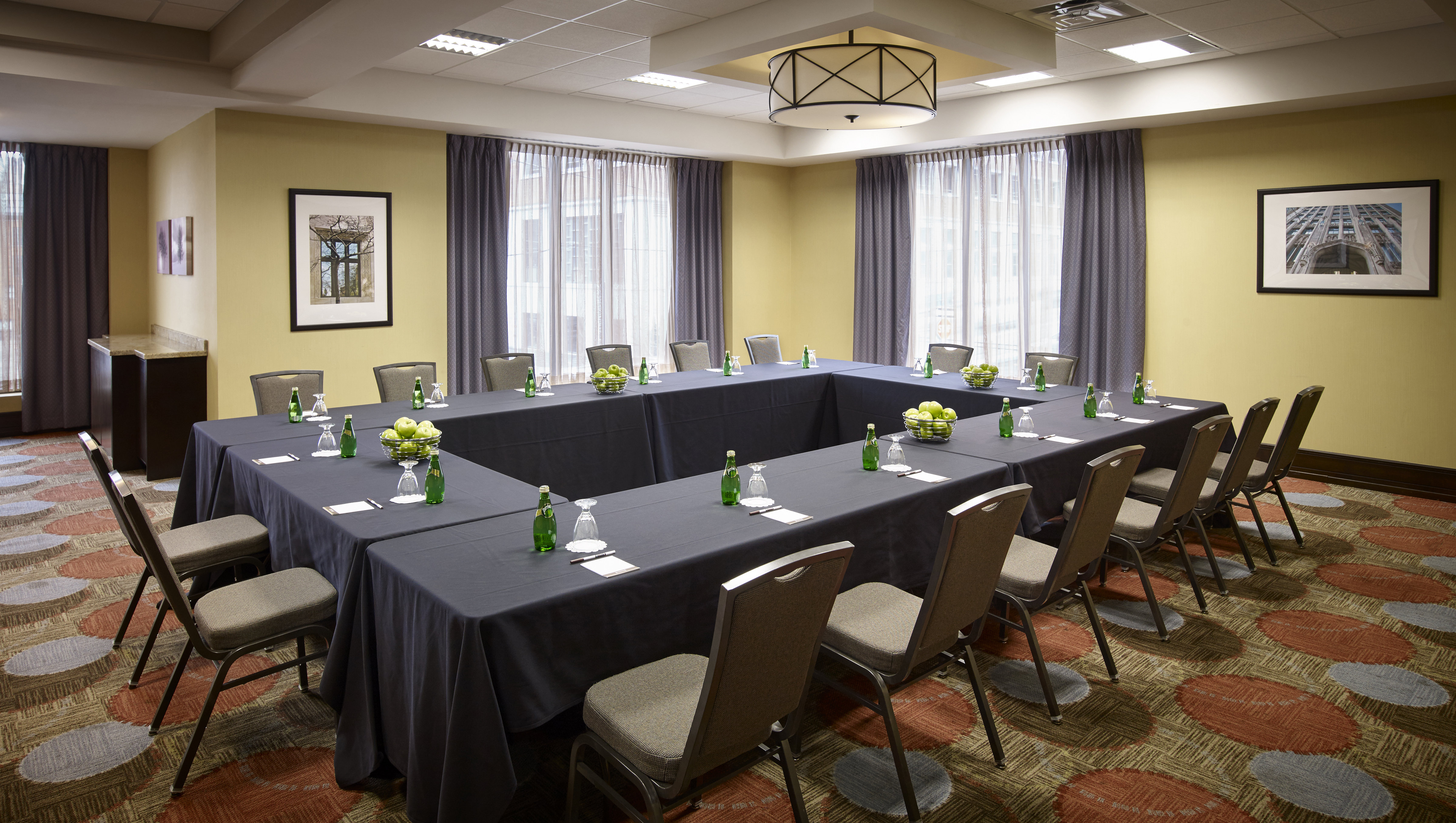 STAYBRIDGE SUITES HAMILTON - DOWNTOWN 67/80