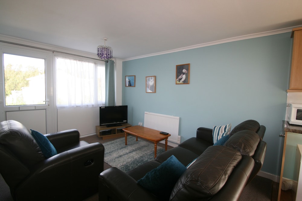 Freshwater Bay Holiday Cottages 39/50