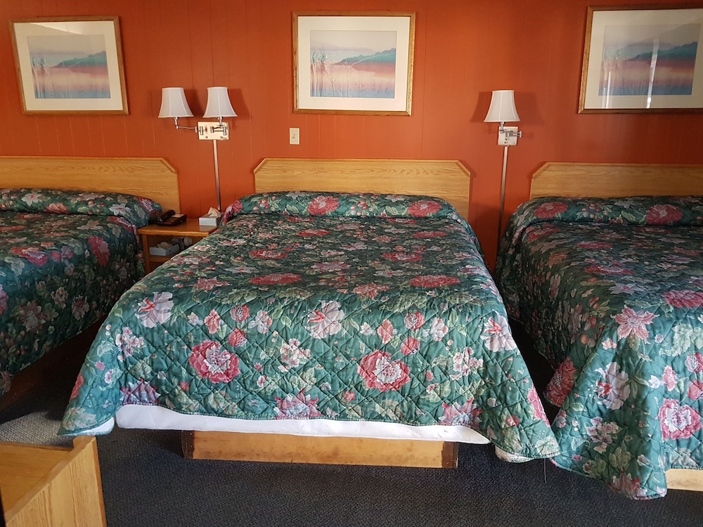 Town House Motel Inc 20/33