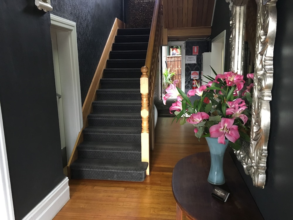 The Grand Hotel Healesville 5/47