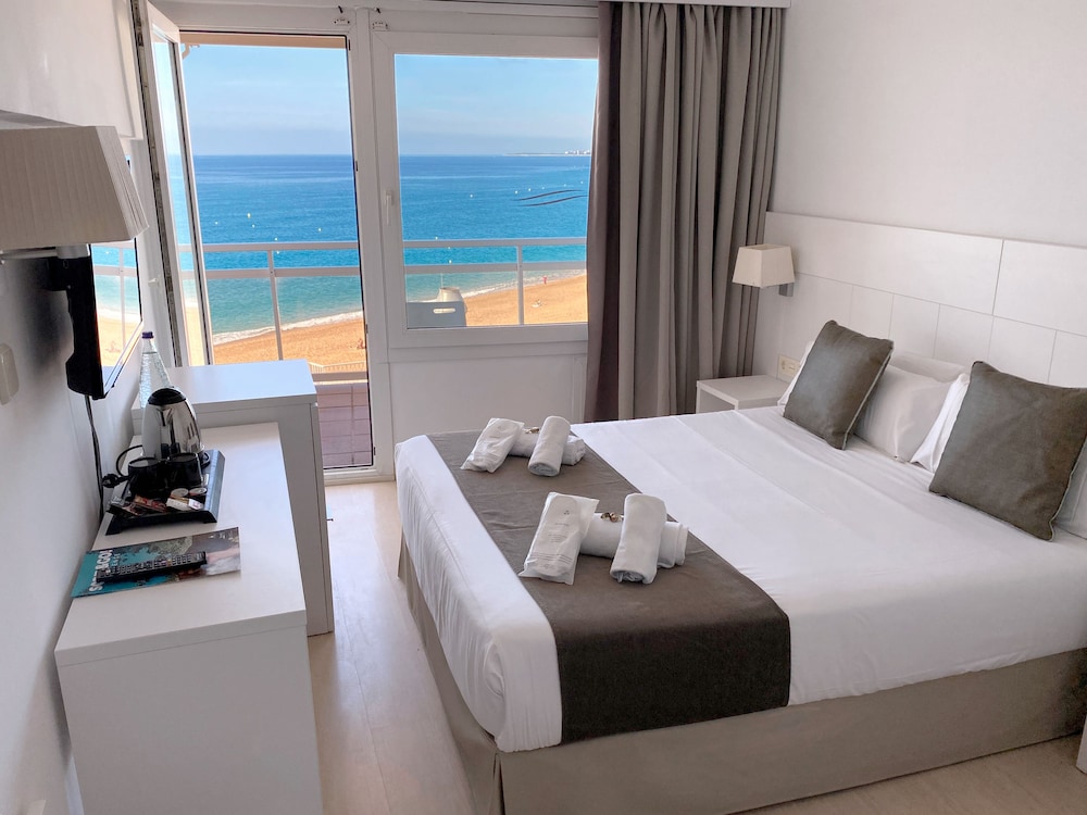 ROOM, DOUBLE OR TWIN BED, SEA VIEW, BALCONY