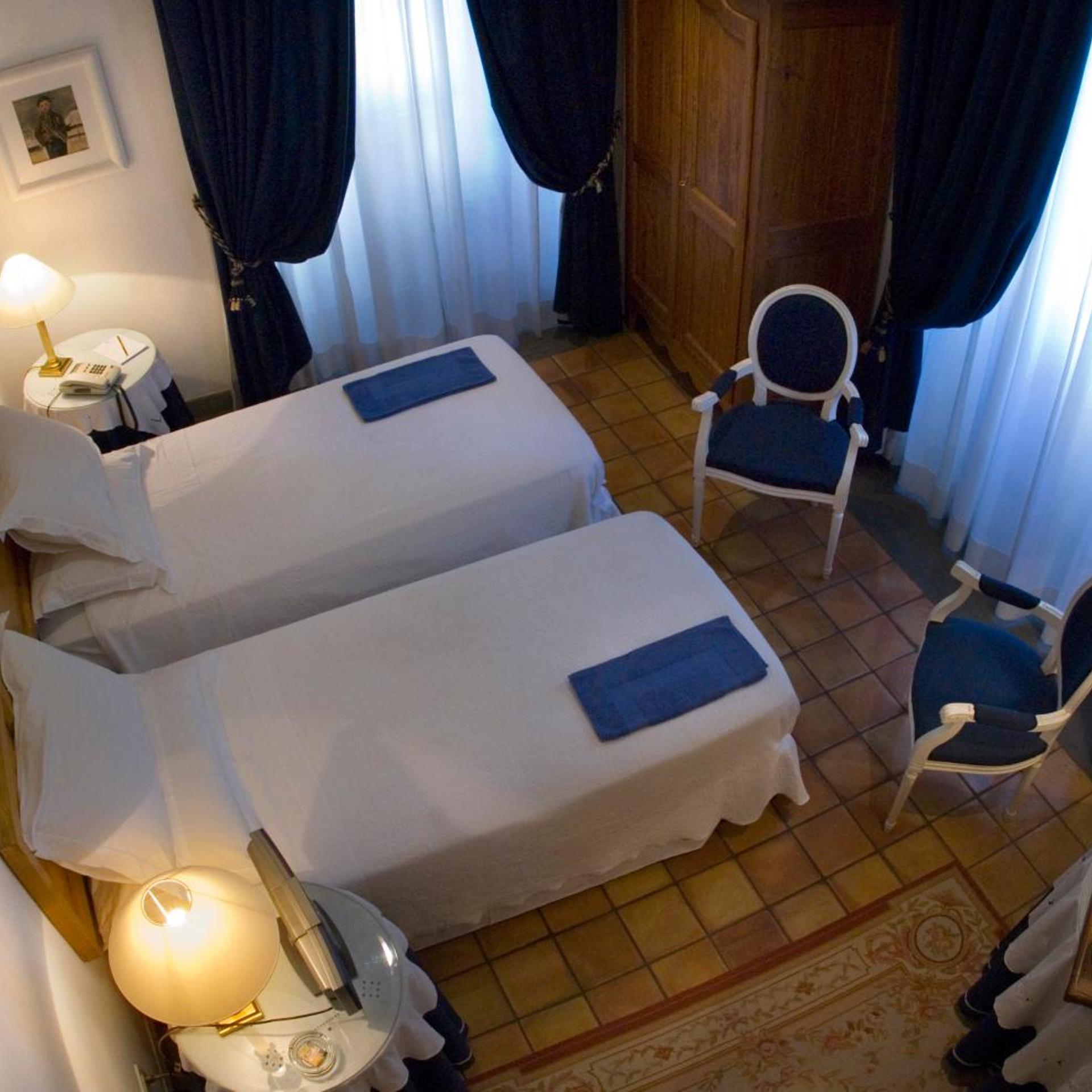 غرفة بسرير مزدوج أو سريرين منفصلين، Hotel Locanda Cairoli 7/10