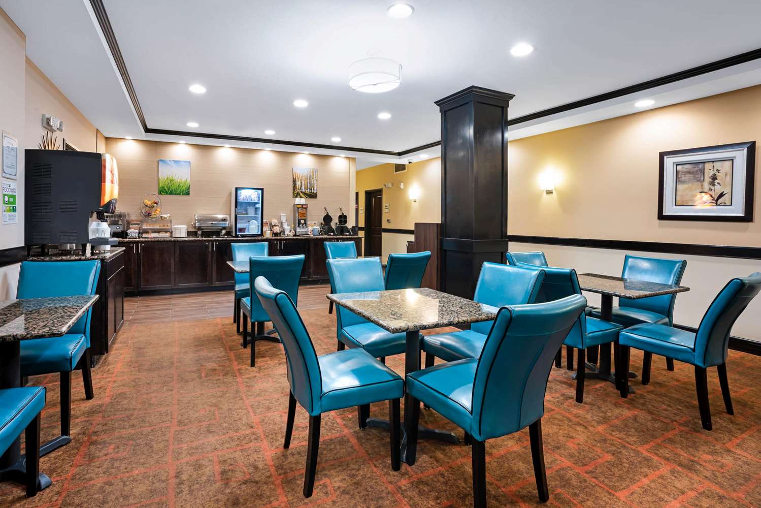 La Quinta Inn and Suites by Wyndham Auburn 15/19