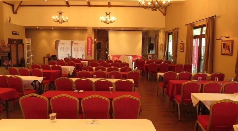 Riva's Club Hotel 30/50